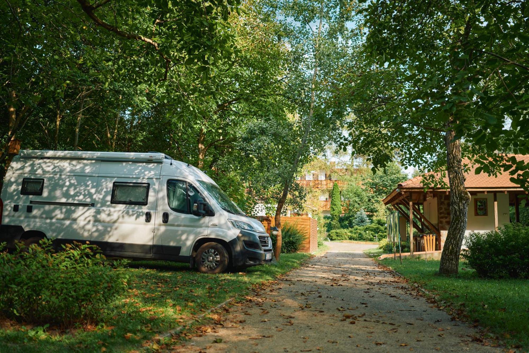 Oeko-Park Panzio, Kemping Es Rendezvenykoezpont Szarvaskő Exterior foto
