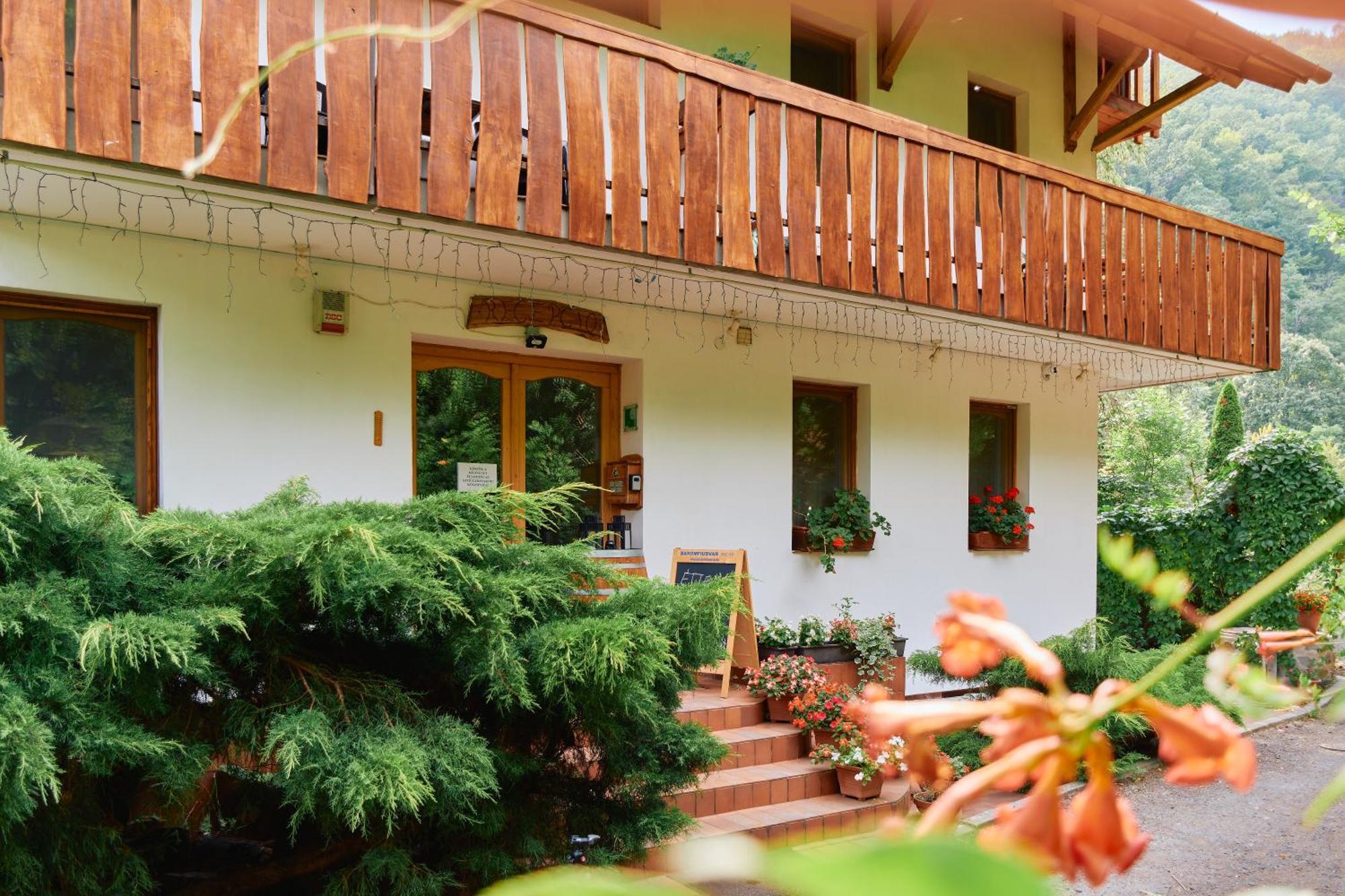 Oeko-Park Panzio, Kemping Es Rendezvenykoezpont Szarvaskő Exterior foto