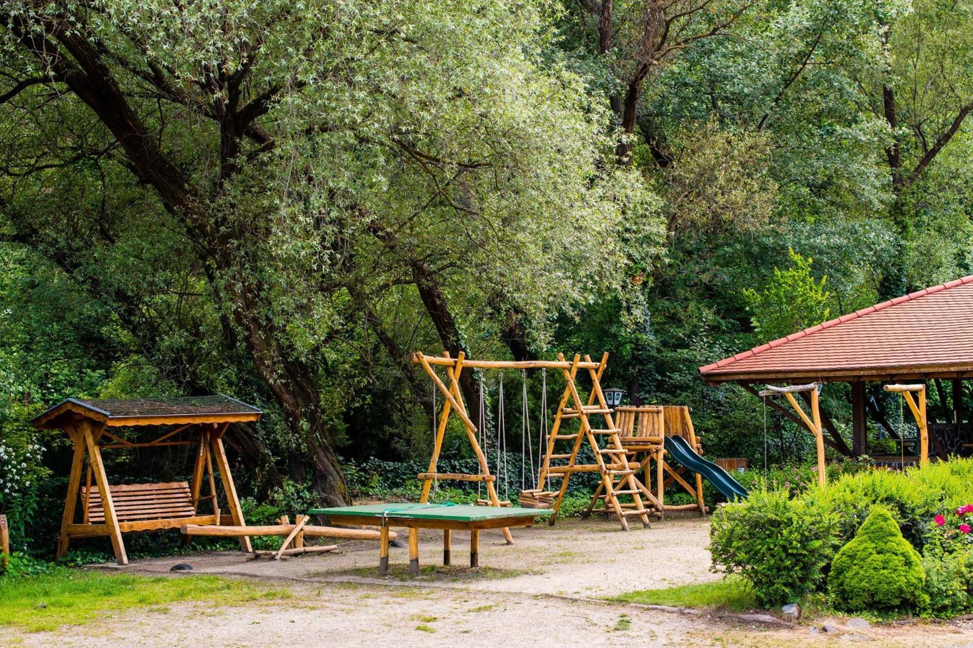 Oeko-Park Panzio, Kemping Es Rendezvenykoezpont Szarvaskő Exterior foto
