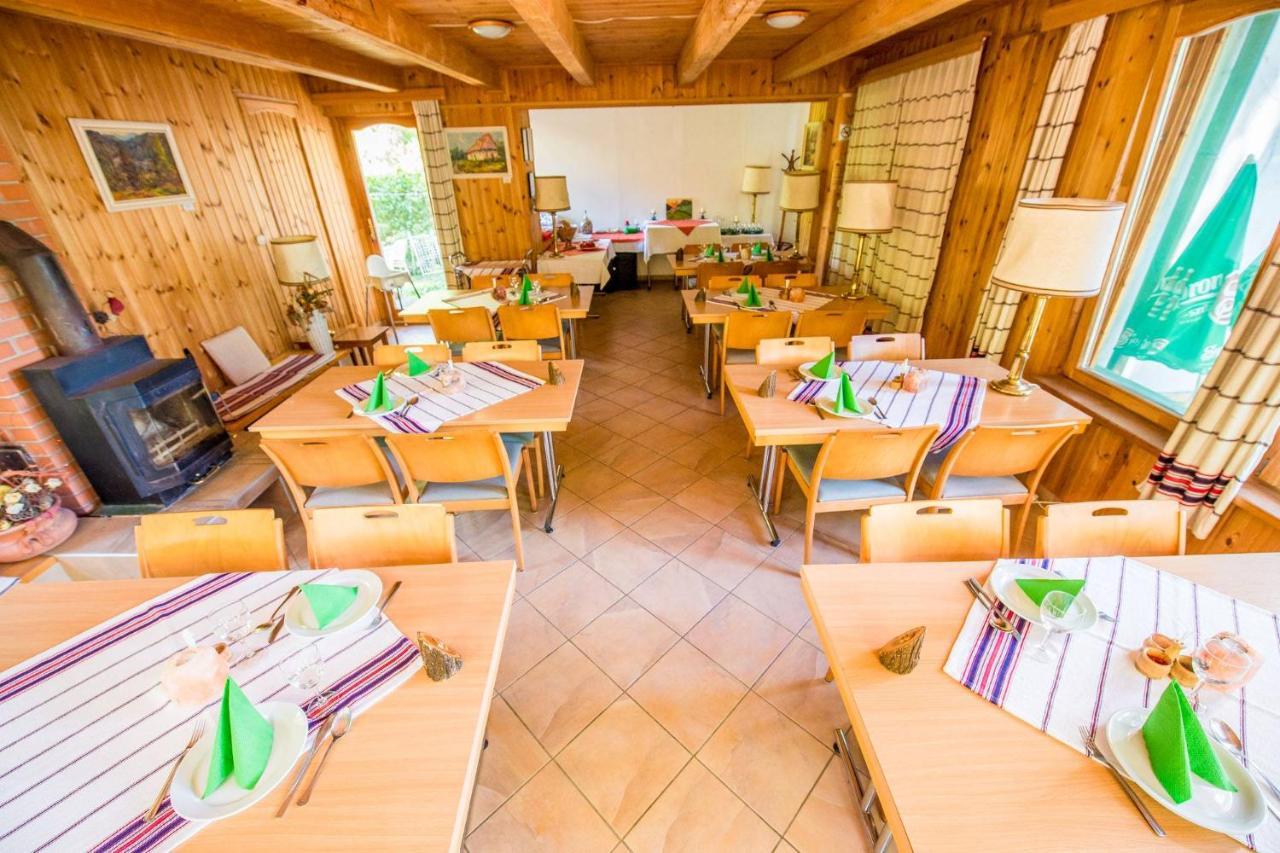Oeko-Park Panzio, Kemping Es Rendezvenykoezpont Szarvaskő Exterior foto